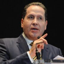 Eruviel Ávila: del PRI al PVEM y su trayectoria política en el Estado de México