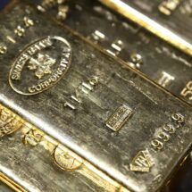El precio del oro cae por debajo de los 4,000 dólares por onza