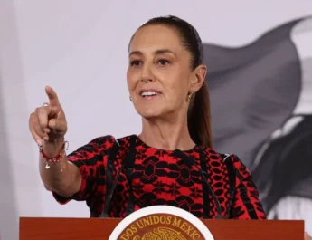 Claudia Sheinbaum encabeza la Mañanera del Pueblo desde Palacio Nacional