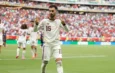 España vence 1-0 a Uruguay con gol de Álex Baena y se asegura el primer lugar del Grupo H