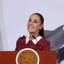 Claudia Sheinbaum inicia gira de trabajo por Colima con entrega de becas y colocación de primera piedra de hospital