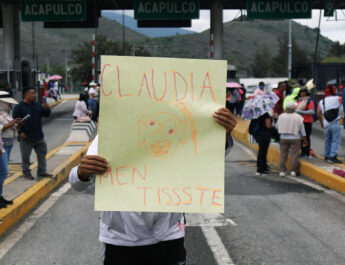 CNTE mantiene huelga y anuncia refuerzo del plantón en CDMX tras calificar de insuficiente propuesta sobre pensiones