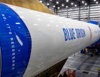 Blue Origin mantiene lanzamiento de New Glenn para este año pese a explosión en prueba