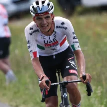 Isaac del Toro gana la séptima etapa del Tour Auvernia-Ródano-Alpes en el Grand Colombier