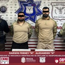 Detienen en Mexicali a dos colombianos con armas y vehículos robados