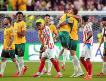 Ecuador clasifica tras vencer a Alemania y decreta feriado; Paraguay avanza con empate
