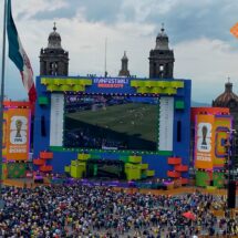 Decreto presidencial establece home office por Mundial; CDMX instala pantallas en el Centro