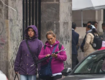 SMN pronostica lluvias muy fuertes en siete estados por ondas tropicales 14 y 15