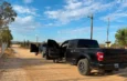 Aseguran arsenal y equipo táctico en dos camionetas abandonadas en Tecate