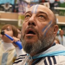 Caparrós y Villoro retoman su correspondencia literaria durante el Mundial 2026