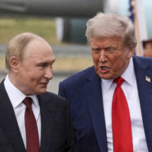 Putin informa a Trump en llamada que Rusia tomará todo el Donbás