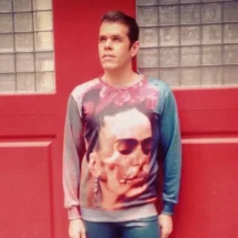 Hospitalizan a Perez Hilton tras autolesionarse en vivo por TikTok en Miami