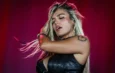 Karol G dona un millón de dólares al concierto benéfico por terremoto en Colombia