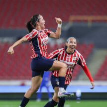 Pronostican triunfo de Chivas 2-0 sobre Querétaro en Jornada 1 de la Liga MX Femenil